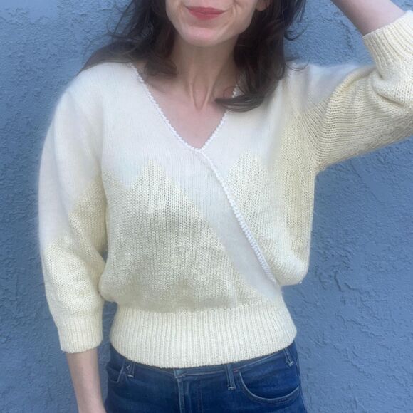 80s Angora Sweater Womens Medium Chic Winter Whites - Picture 1 of 9